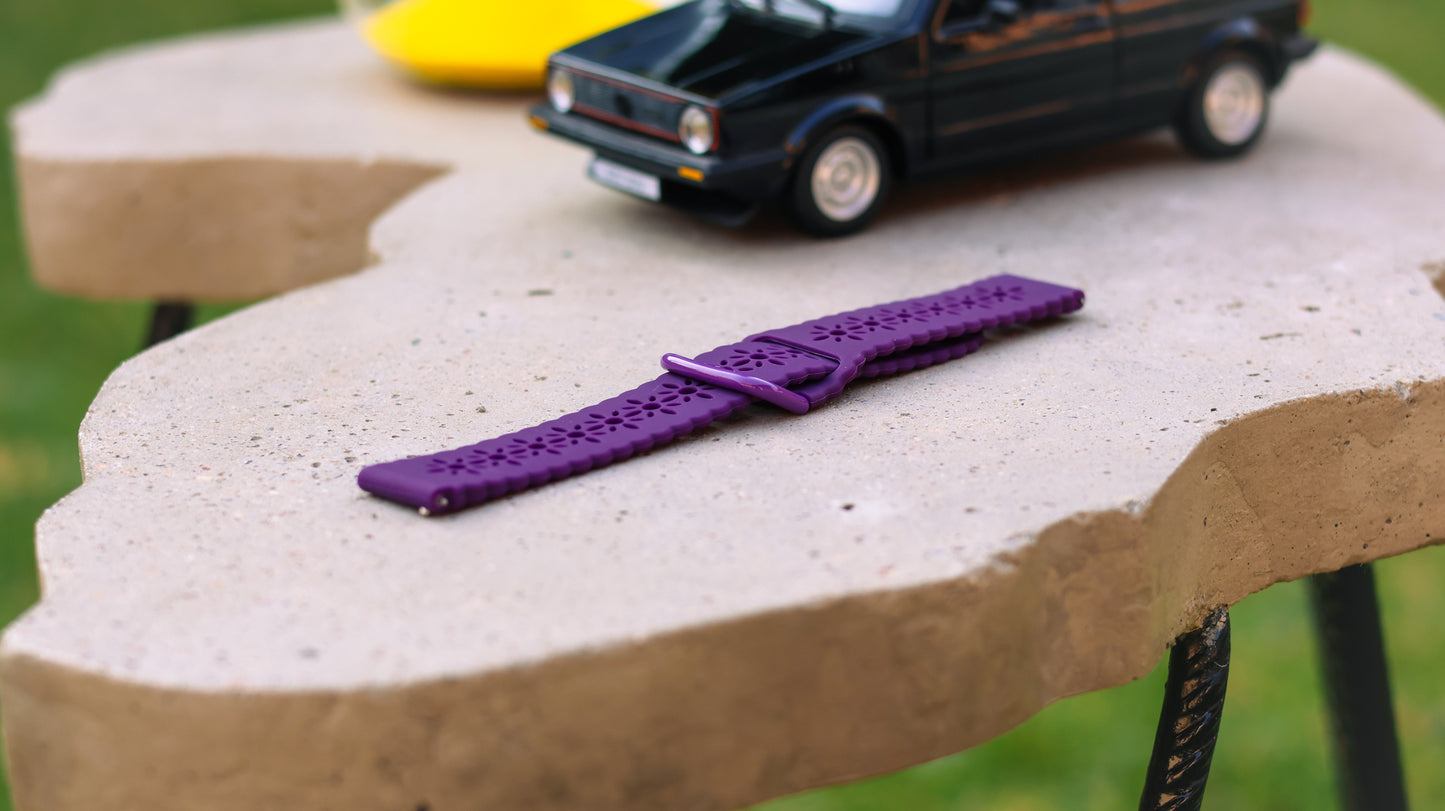 Fabulously Fit Floral cut out silicone replacement strap - Garmin18mm